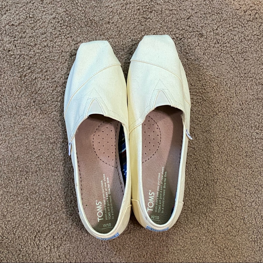 Brand new Tom’s, size 10